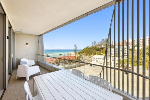 Beachfront 1-Bed Flat with Pool & Gym Access