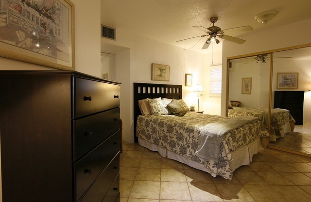Beachfront 1 Br Condo On Seven Mile Beach At #20 Cayman Reef Resort