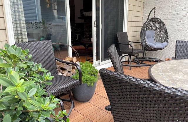 Beachfront 2br/2.5bath, 3 Balconies w/Ocean views, Private patio, kids/pets ok!