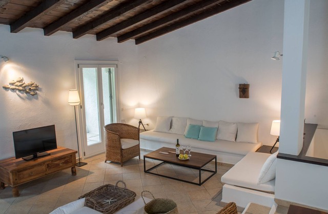 Villa At Vromolimnos Beach 