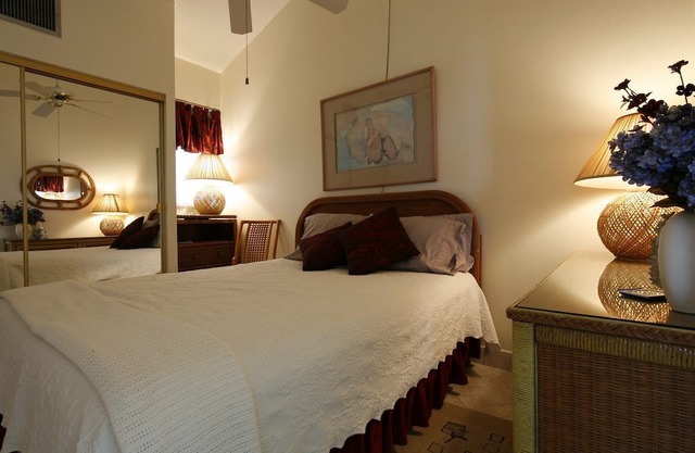 Beachfront 3br Condo On Seven Mile Beach At #44 Cayman Reef Resort