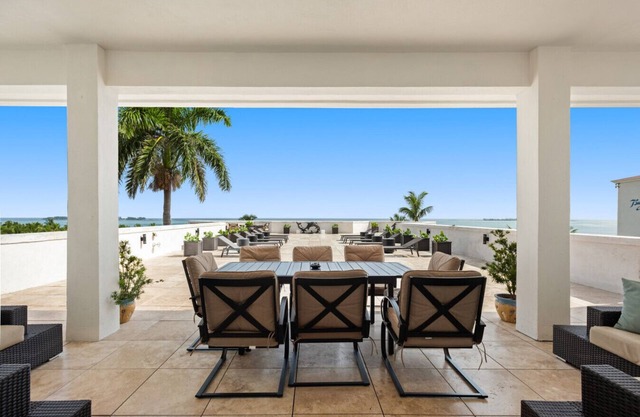 Beachfront 3BR Penthouse w/Terrace Next to BahaMar