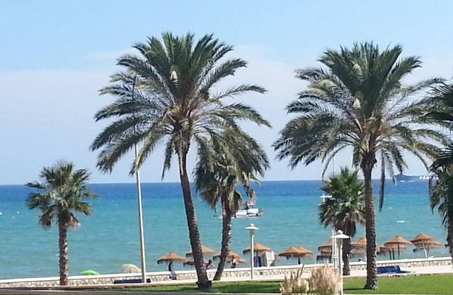 Beachfront 4bedrooms apartment