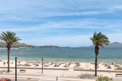Beachfront Apartment Sivella by Sealand Villas