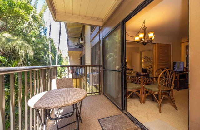 Beachfront HK-B16 - Maui Gardenview Condo in Secluded Resort on Ma'alaea Bay