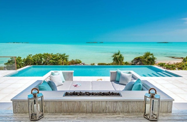 Beachfront home where you can enjoy the bliss of luxury and elegance