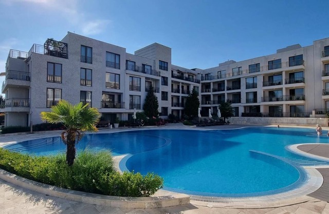 Beachfront hotel Diamond beach, Apartment Alkor ,Sarafovonдостъп летище на 2 км