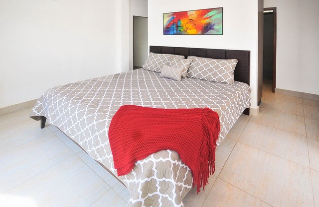 Beachfront, large Pool, lap pool, & Jacuzzi, Barbecue area, Spectacular Gardens