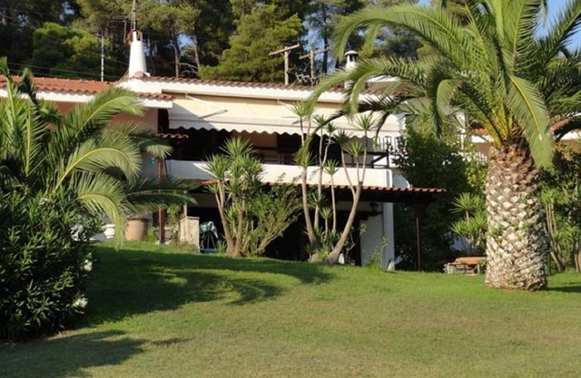 Beachfront Oasis Villa at Elani Halkidiki 100m from sea for up to 10guests