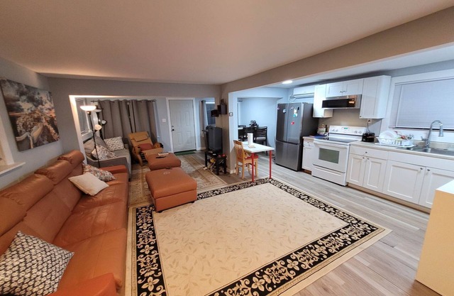 Beachfront paradise, relaxed, pet friendly