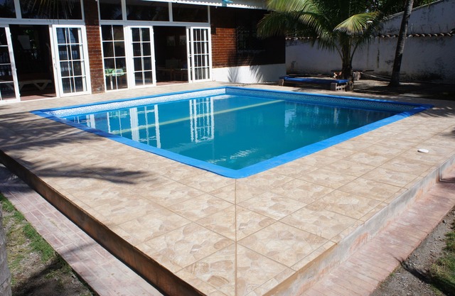 Beachfront paradise! Villa San Miguel! 4 bdrs, sleeps 14 pool & steps from beach