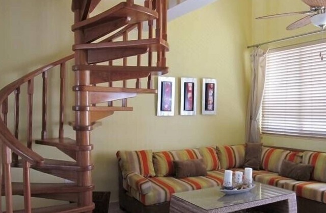 Beachfront Playa Turquesa 2 BR/2 BA Penthouse Condo w/ Rooftop 50mbps WIFI