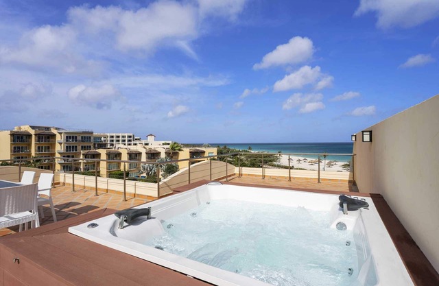 Beachfront - Royal Penthouse 3BR condo - BC352