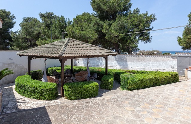 Beachfront vacation villa next to sandy Ionian coast m525