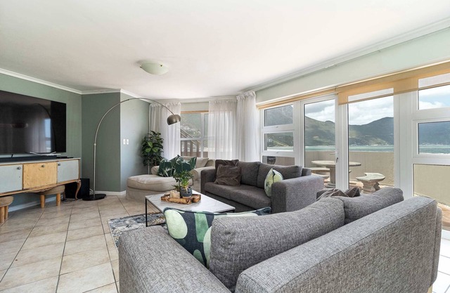 Beachfront Villa, SeaBreeze ,Hout Bay ,Cape Town , South Africa