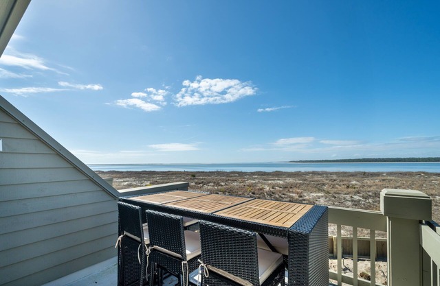 Beachfront w/Breathtaking Views! 1BR/2BA Amenity Cards Available! Dog Friendly!