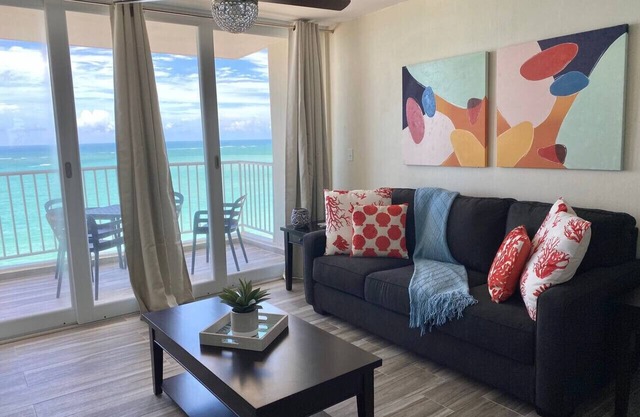 Beachfront Washer/D Walk 2 eat King Bed