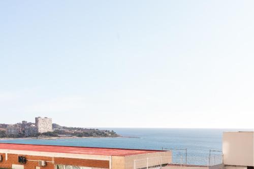 Beachside Apartment with Beautiful Sea Views