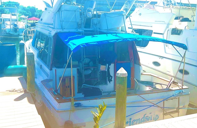 Beachside Boat Hotel !