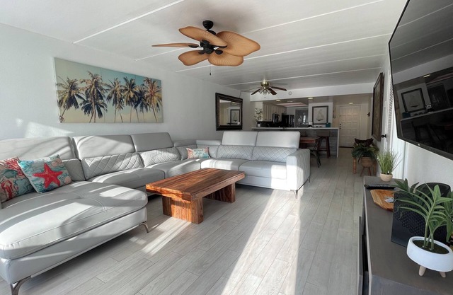 BEACHVIEW 102 - DIRECTLY ACROSS FROM THE BEACH!