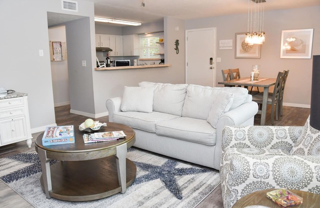 Beachy Getaway–Cozy, Clean & Equipped w/All Essentials! Relax, Enjoy & Refresh!