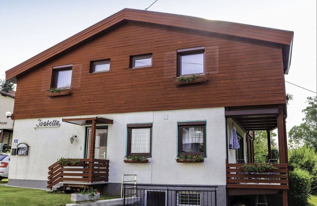 Beautiful apartment for 6 guests with WIFI, TV, terrace and pets allowed