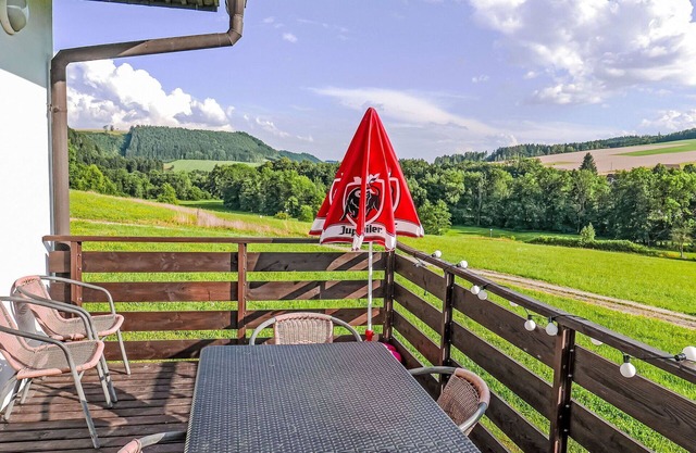 Beautiful private villa for 8 guests with WIFI, pool, TV, patio, pets allowed and panoramic view