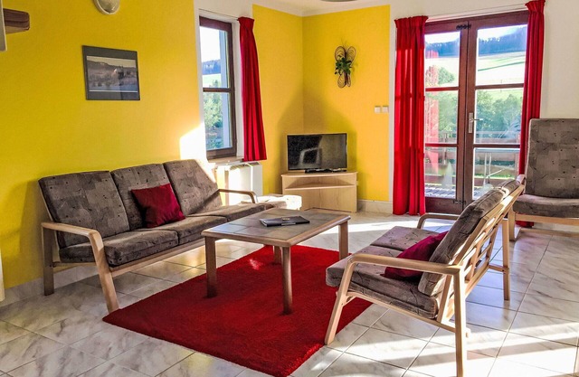 Beautiful private villa for 8 guests with WIFI, pool, TV, patio, pets allowed and panoramic view