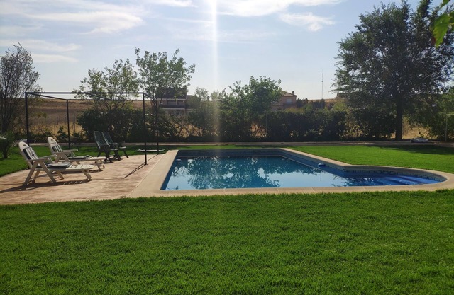 Beautiful villa with garden, barbecue and pool