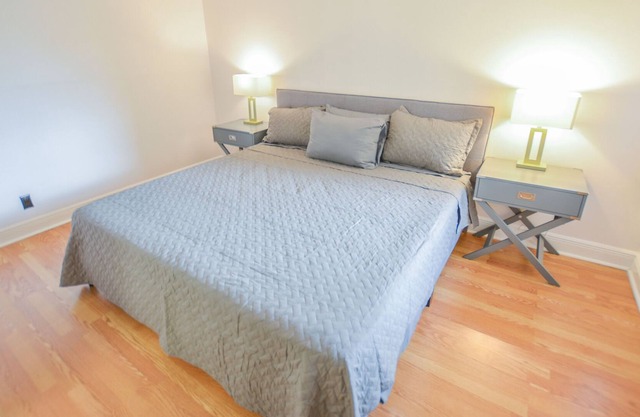 Beautiful 1st floor beach Jupiter condo on canal