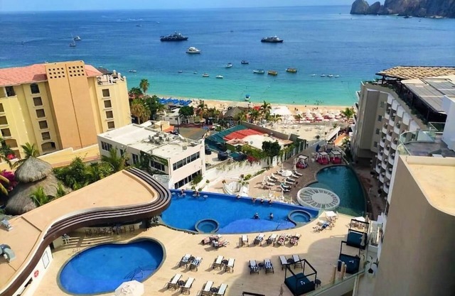 Beautiful, 2 Bedroom suite with ocean view, located in the new Corazon tower.