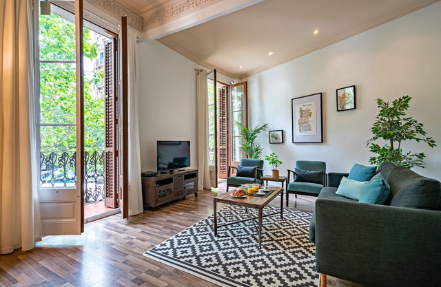 Beautiful 2 bedroom with a balcony