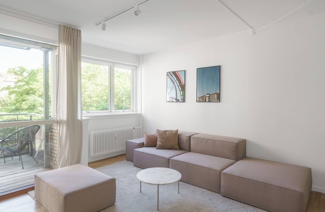Beautiful 2-BR w/a balcony in Frederiksberg - 205