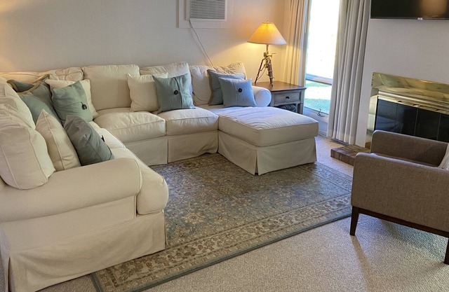 Beautiful 2BR/1.5 BA Condo on The Grand Traverse Resort golf course