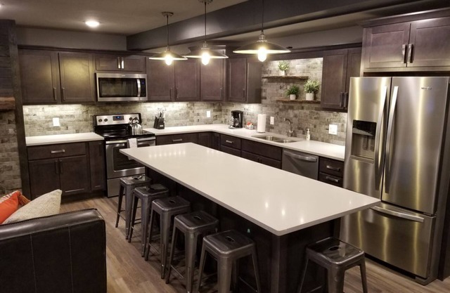 Beautiful 3 Bed/3 Bath with Great Location! Renovated!