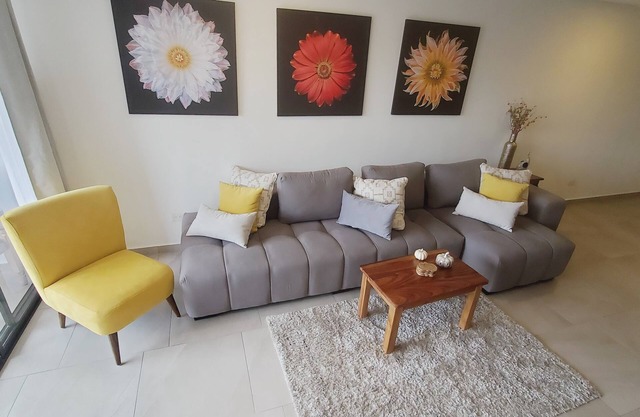 Beautiful 3-bedroom 2 bath apartment with AC, WiFi. Beautiful views!