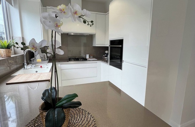 Beautiful 3 Bedroom Apartment
