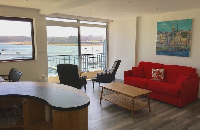 Beautiful 3-star apartment VERY BEAUTIFUL SEA VIEW in PERROS-GUIREC