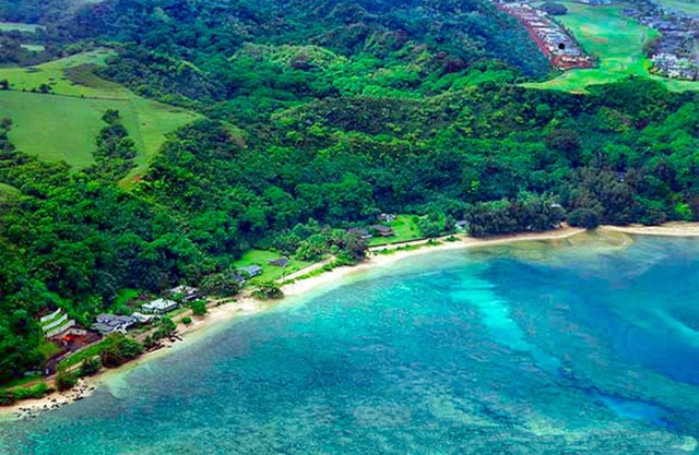Beautiful 4 bedrooms above famous Anini Beach! Holiday Open!