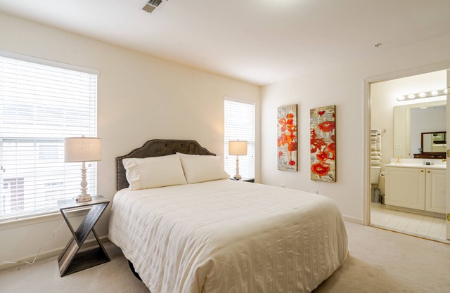 Beautiful 4BR - 3.5BA - 2 Car Garage