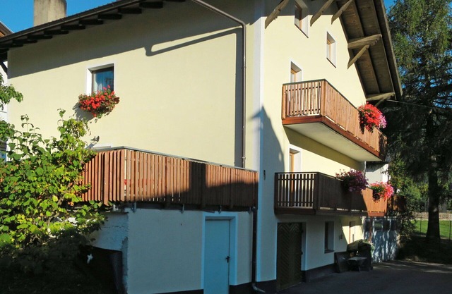Beautiful apartment for 4 guests with WIFI, TV, terrace and parking