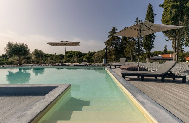 Beautiful apartment in villa for 4 people with WIFI, A/C, pool, TV, terrace and parking