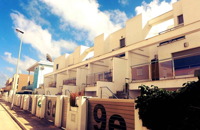 Beautiful and cheerful apartment with communal pool in Oliva, on the Costa Blanca, Spain for 6 persons