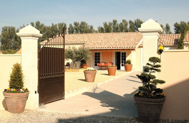 Beautiful and comfortable villa with beautiful heated pool