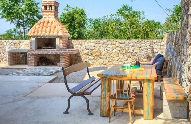 Beautiful and fully equipped villa with pool