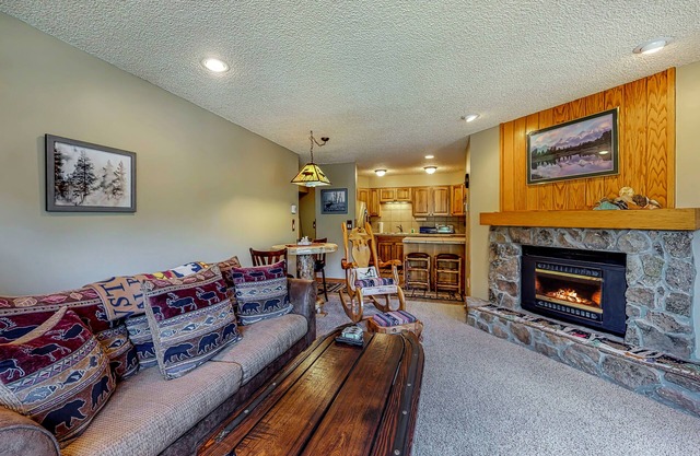 Beautiful and Secluded Mountain Home w/Access to Shared Amenities