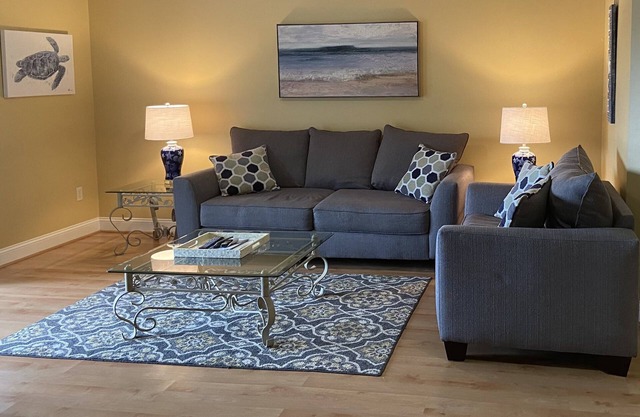 BEAUTIFUL AND SPACIOUS 2BR COURTSIDE VILLA! NEWLY UPDATED KITCHEN 2022.