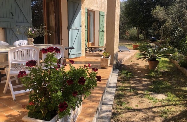 BEAUTIFUL APART. 80M² well equipped GROUND FLOOR VILLA with pleasant garden