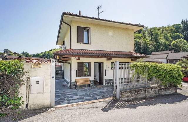 Beautiful apartment for 5 people with pool, WIFI, TV and parking