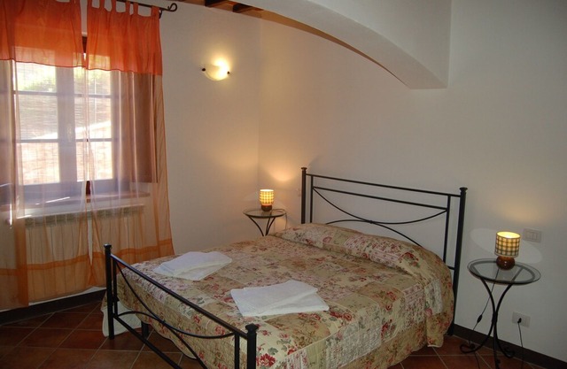 Beautiful apartment with pool, WIFI, TV, patio, pets allowed and parking, close to San Gimignano